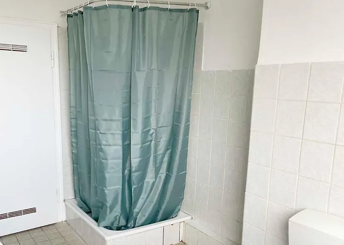 With 3 In Lejlighed Hürth